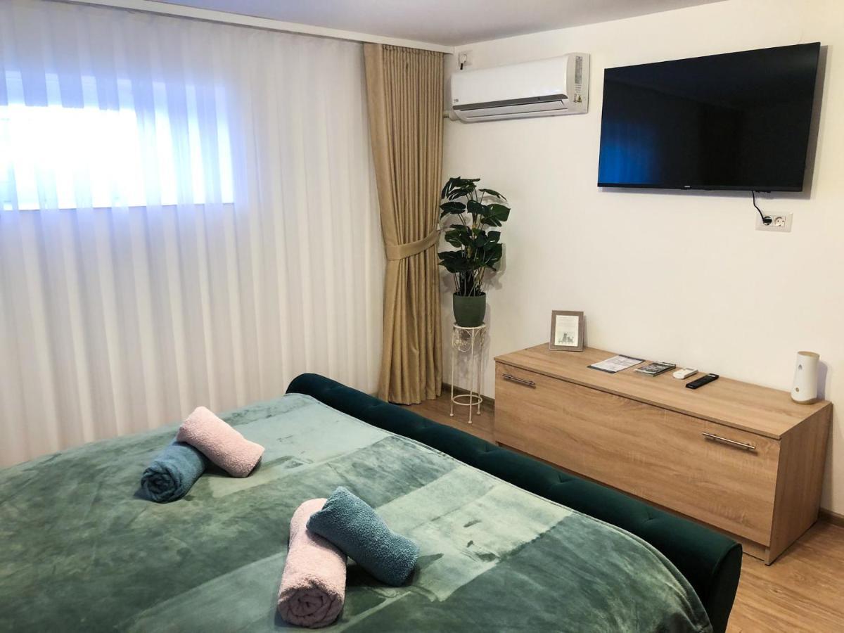 Ultra Central Apartment, Free Parking Oradea - Stray Cats エクステリア 写真